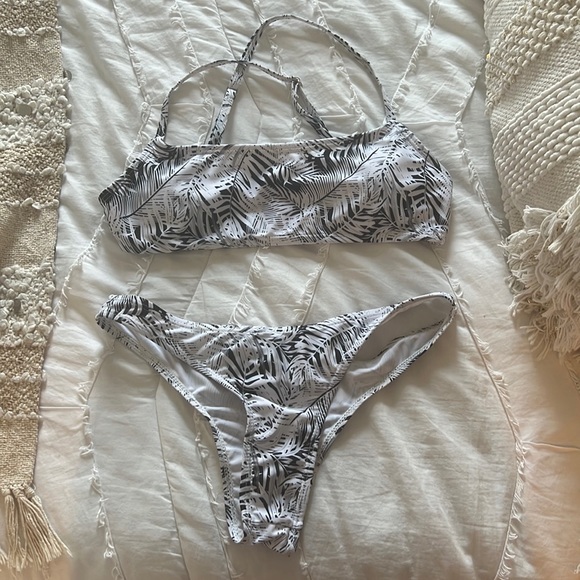 black and white printed bathing suit - Picture 1 of 4